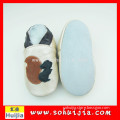 Made in china factory black and brown squirrel embroidered cow leather soft flat shoes 2015 for baby
